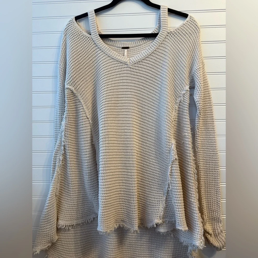 Free People Moonshine cold shoulder waffle weave knit vneck cream sweater Size S - Picture 3 of 9